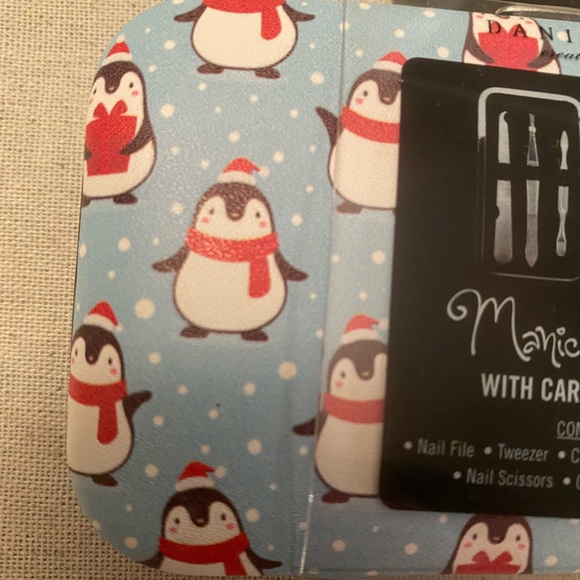 Christmas Penquins Manicure Set by Danielle Creations, 7 Pieces, Carrying Case - Picture 5 of 12